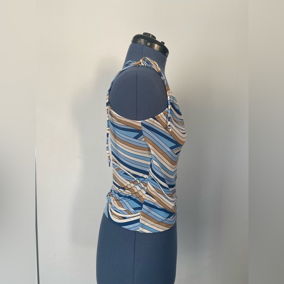 Adjustable Straps Top - Picture 2 of 5